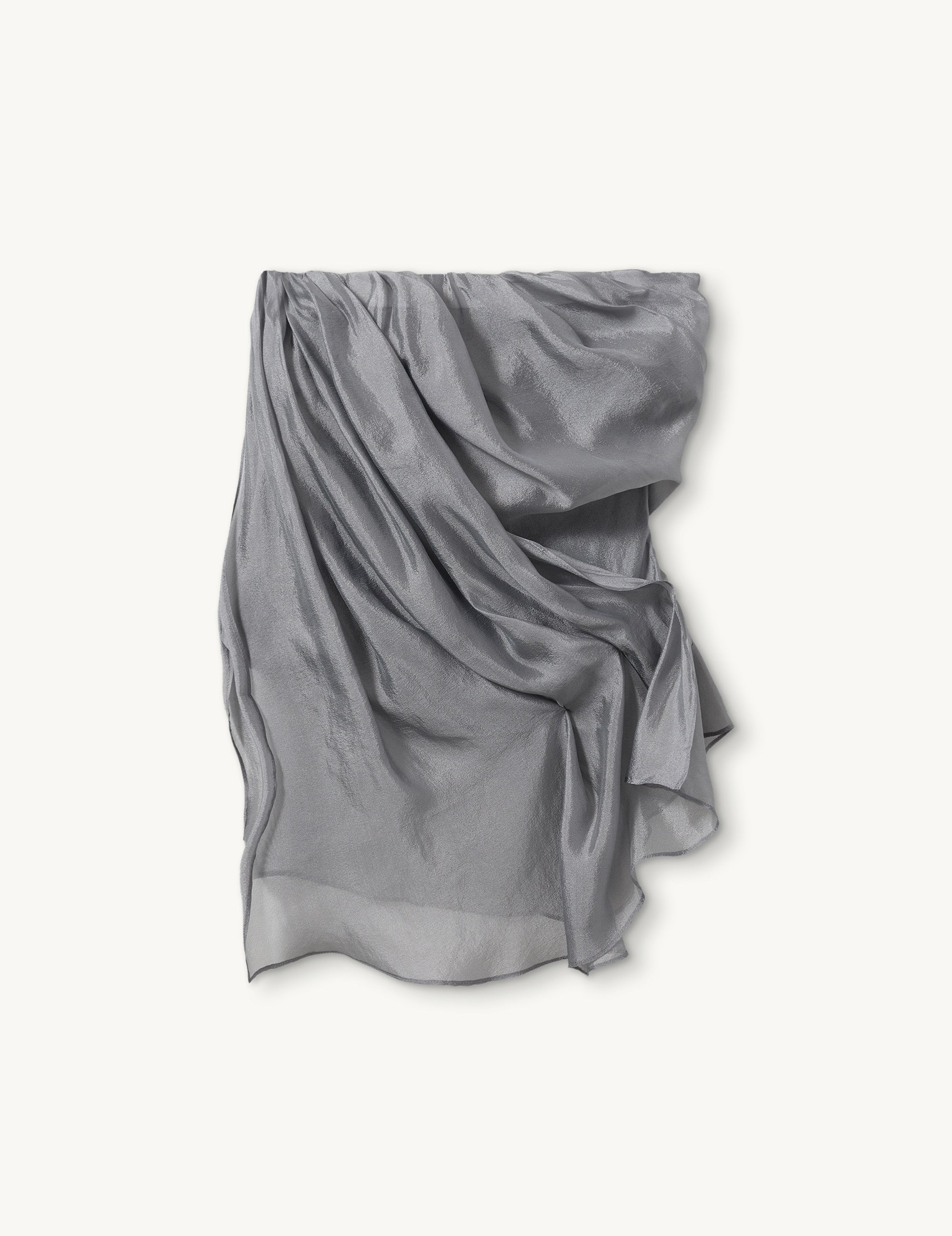 Gilian Bustier Smoke