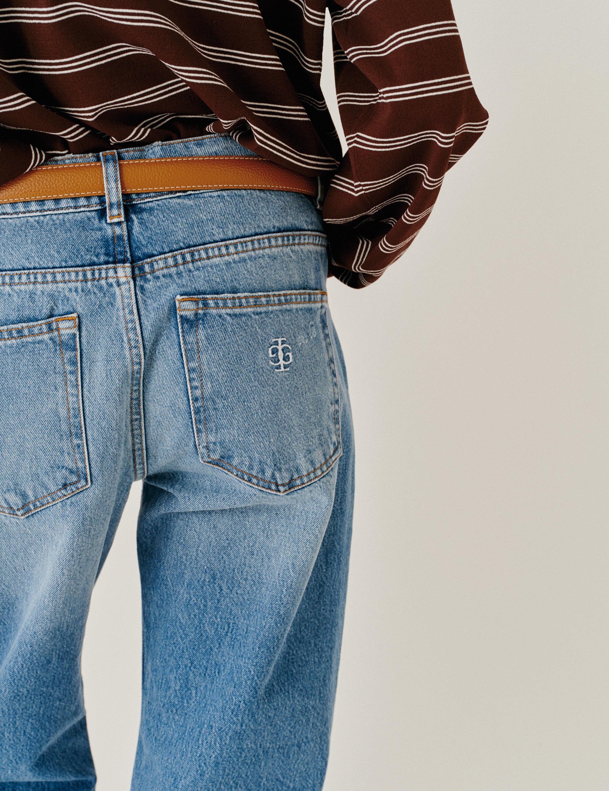 Darcy Distressed Jeans Washed Blue 25 / Washed Blue