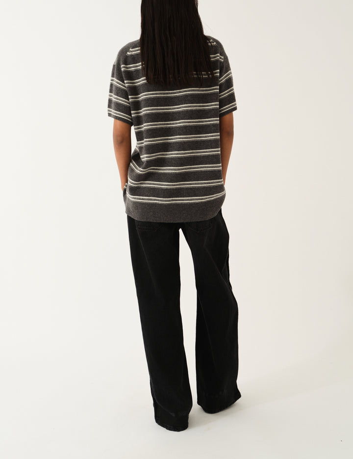 Darcy Barrel Jeans Washed Black Denim 24 / Washed Black Denim