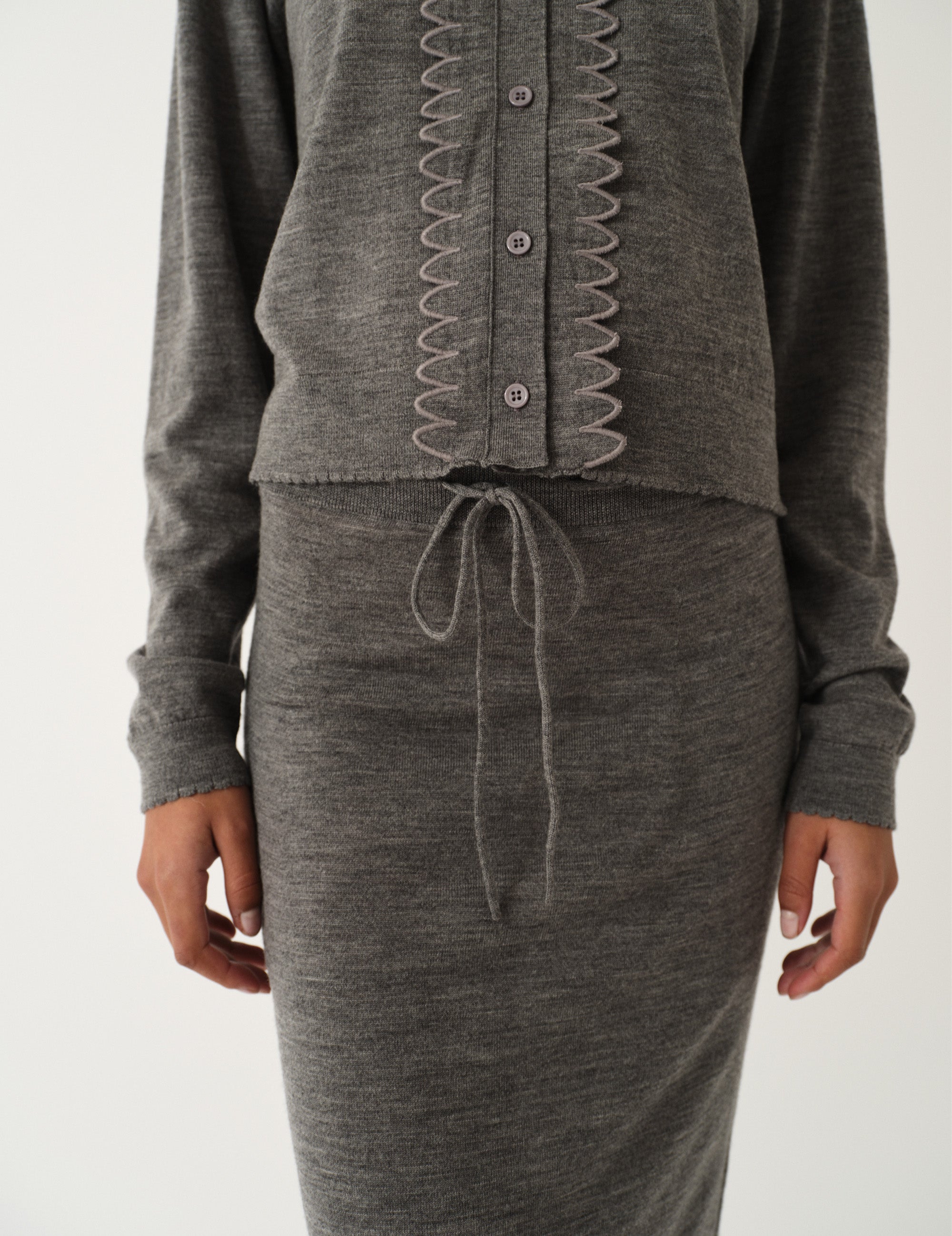 Bergen Scallop Slip Skirt Navy 4 / Navy