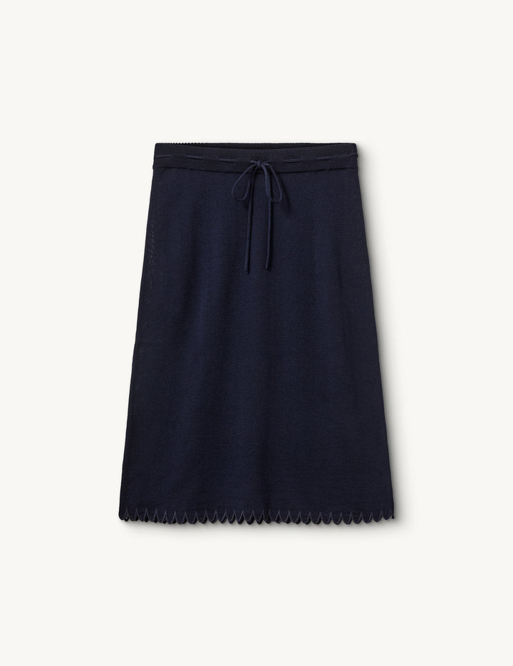 Bergen Scallop Slip Skirt Navy 4 / Navy
