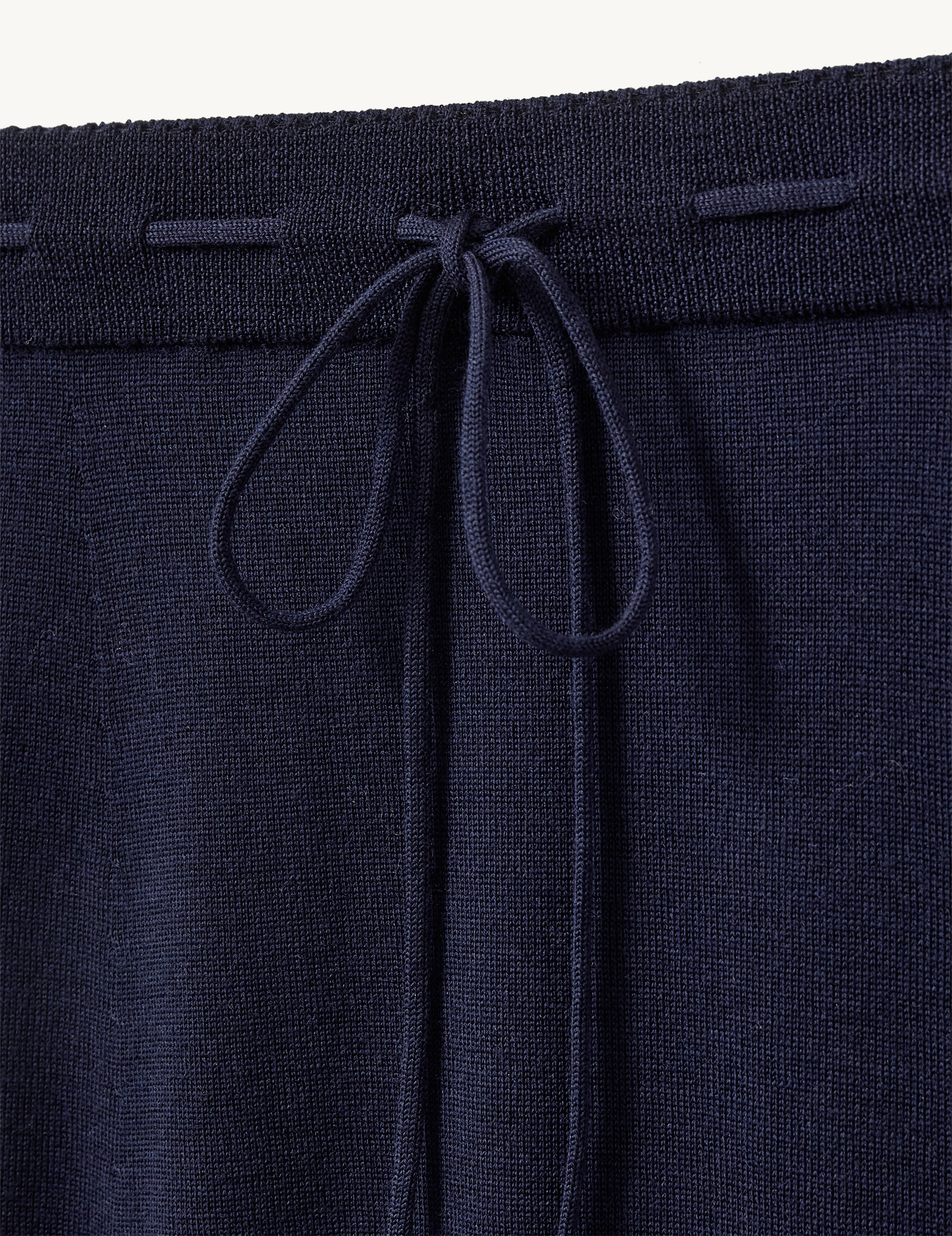Bergen Scallop Slip Skirt Navy 4 / Navy