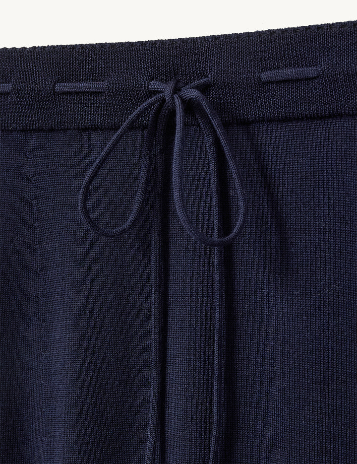 Bergen Scallop Slip Skirt Navy 4 / Navy